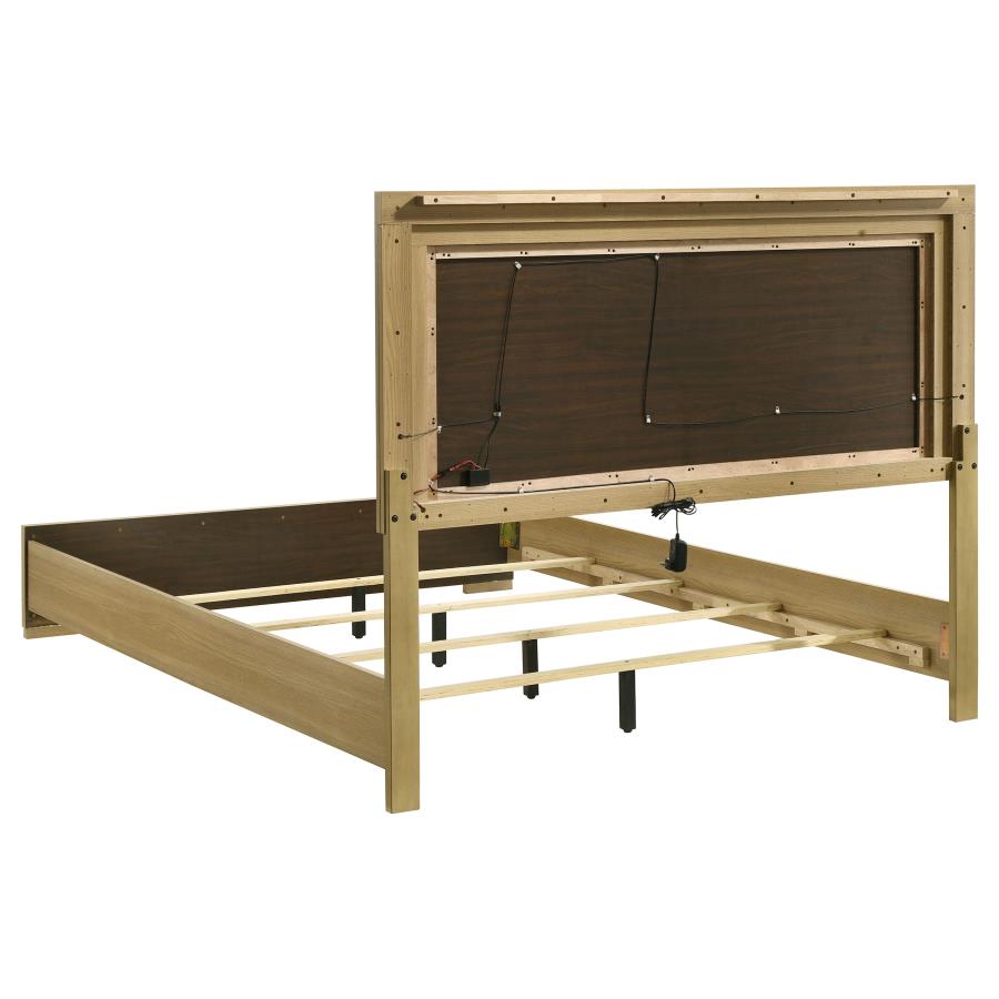 Hyland 4-piece Eastern King Bedroom Set Natural - 215651KE-S4X