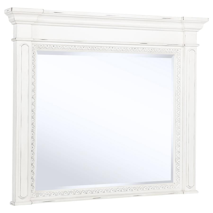 McKinney 5-piece Eastern King Bedroom Set Vintage White - 215871KE-S5