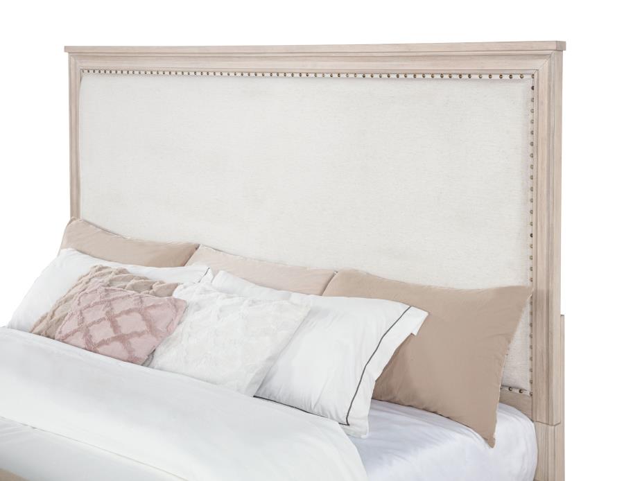 Pembroke 4-piece Eastern King Bedroom Set Washed Oak - 215921KE-S4
