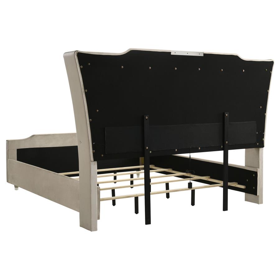 Lorient 5-piece Eastern King Bedroom Set Ivory and Camel - 222661KE-S5B