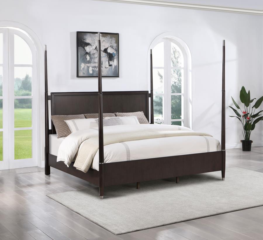 Emberlyn Wood Queen Poster Bed Brown - 223061Q