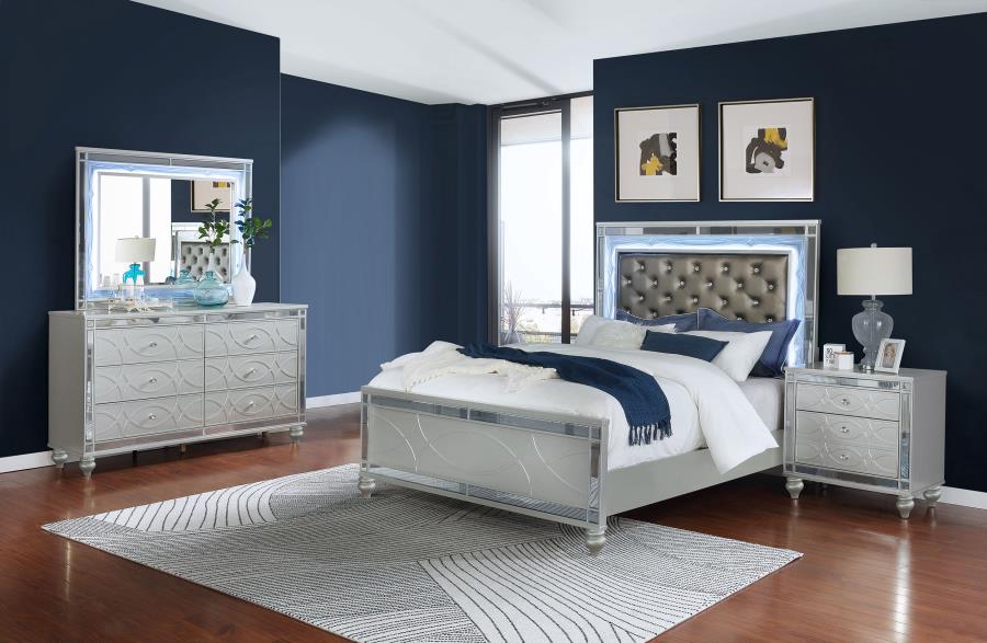 Gunnison 4-piece Eastern King Bedroom Set Silver Metallic - 223211KE-S4