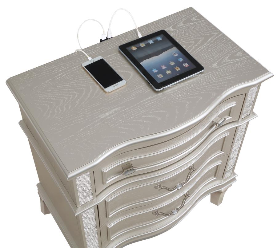 Evangeline 3-drawer Nightstand Silver Oak - 223392