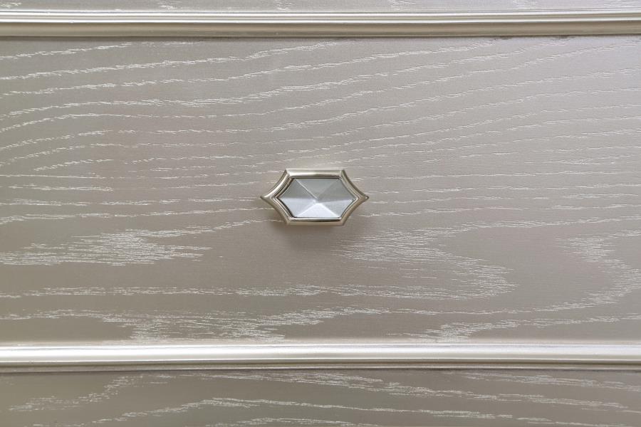 Evangeline 6-drawer Bedroom Chest Silver Oak - 223395