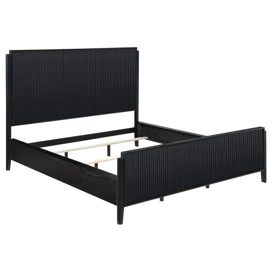 Brookmead 4-piece California King Bedroom Set Black - 224711KW-S4