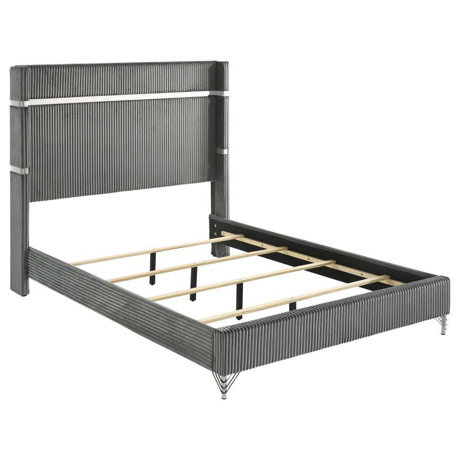 Lucia 5-piece Eastern King Bedroom Set Grey and Black - 224991KE-S5