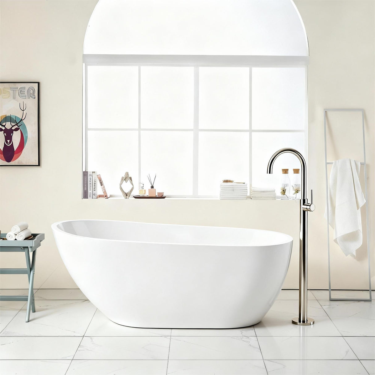 Contemporary Glossy Freestanding Bathtub With Overflow And Drain