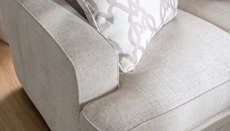 DALLASSC CHESNEY SOFA - SSDSCHES