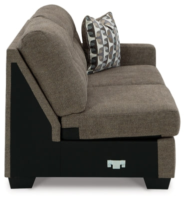 Mahoney Right-Arm Facing Sofa - 3100567