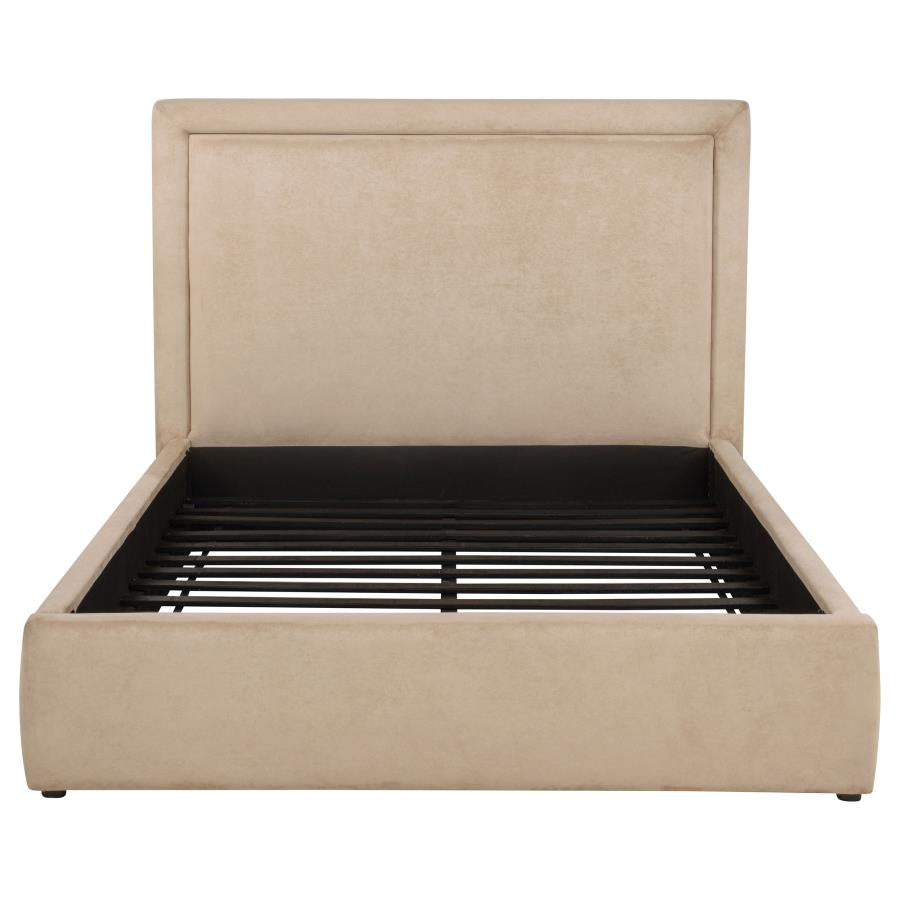 Lawson 54-inch Upholstered Eastern King Platform Bed Saddle - 315835LKE