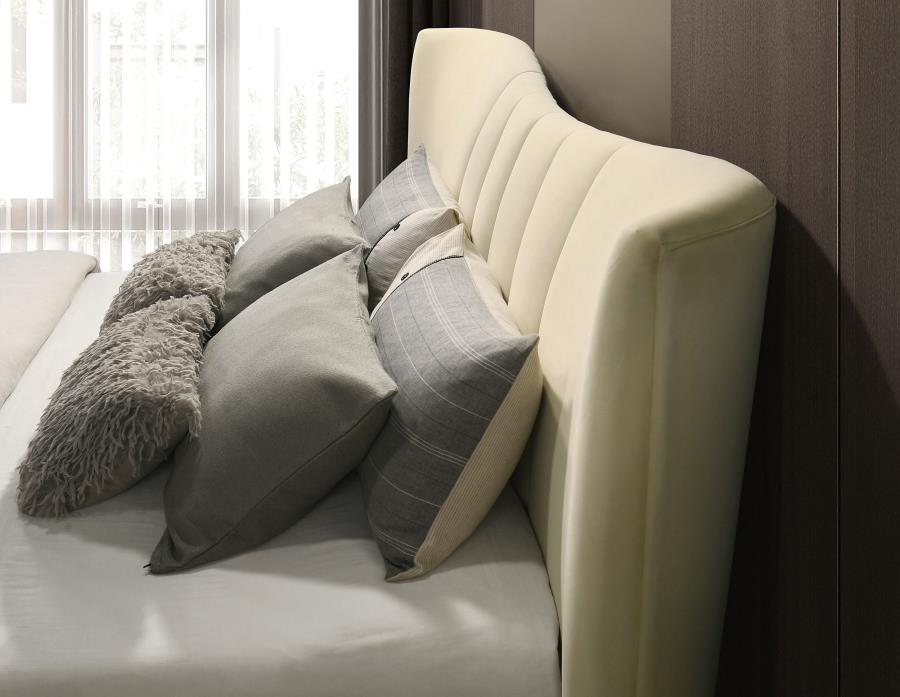 Evelyn Upholstered Eastern King Panel Platform Bed Ivory - 315956KE