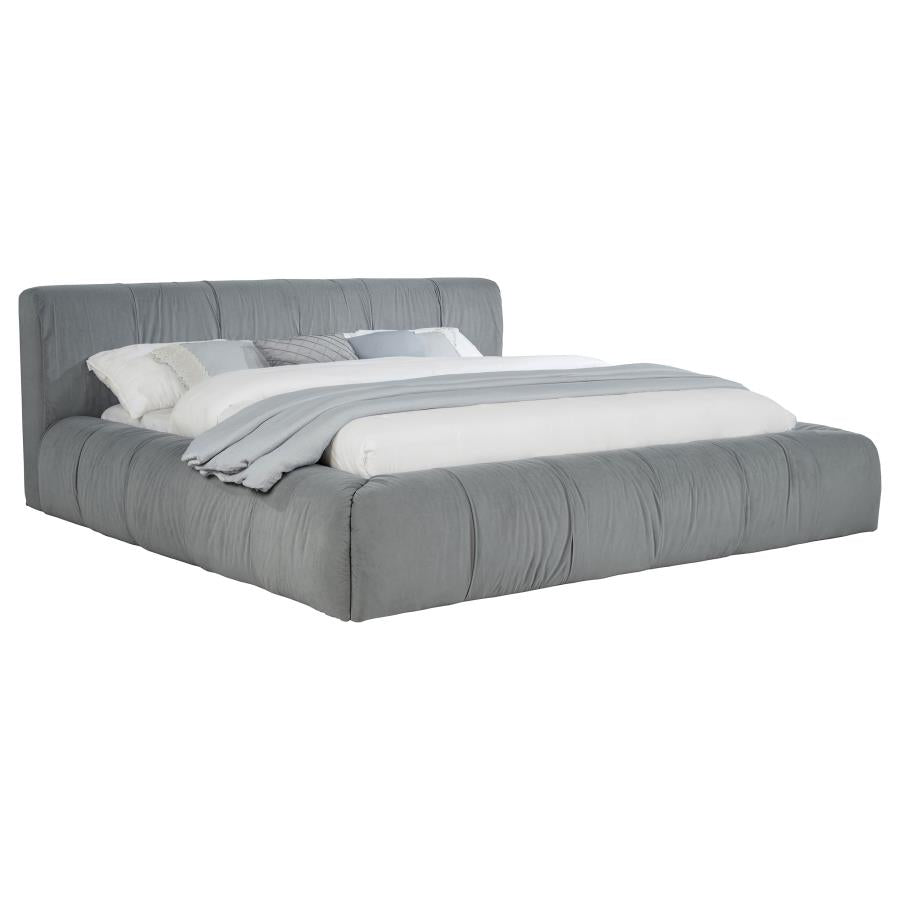 Wilshire Upholstered California King Platform Bed Grey - 315981KW