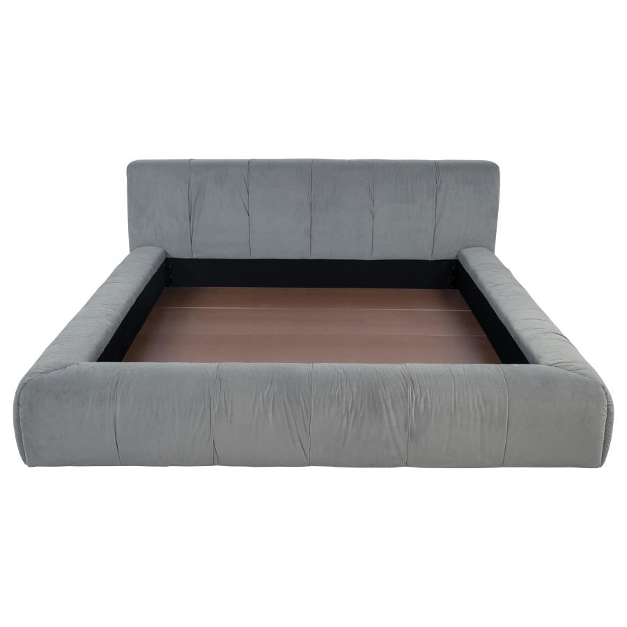 Wilshire Upholstered California King Platform Bed Grey - 315981KW