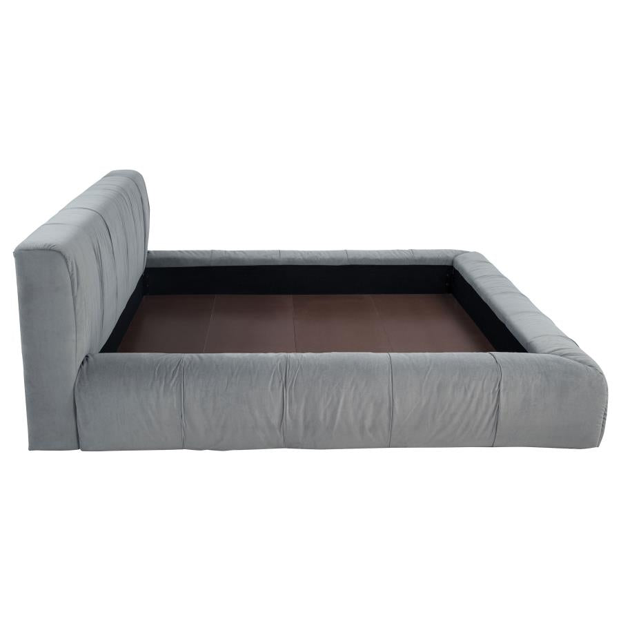 Wilshire Upholstered California King Platform Bed Grey - 315981KW