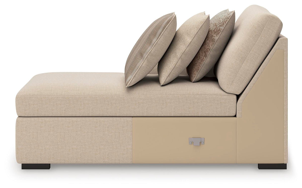 LadyMae Left-Arm Facing Corner Chaise - 5940416