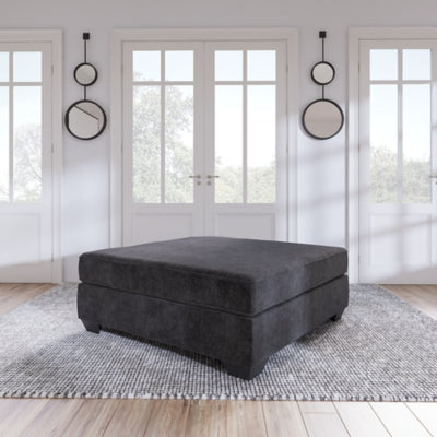 Lavernett Oversized Accent Ottoman - 5960308