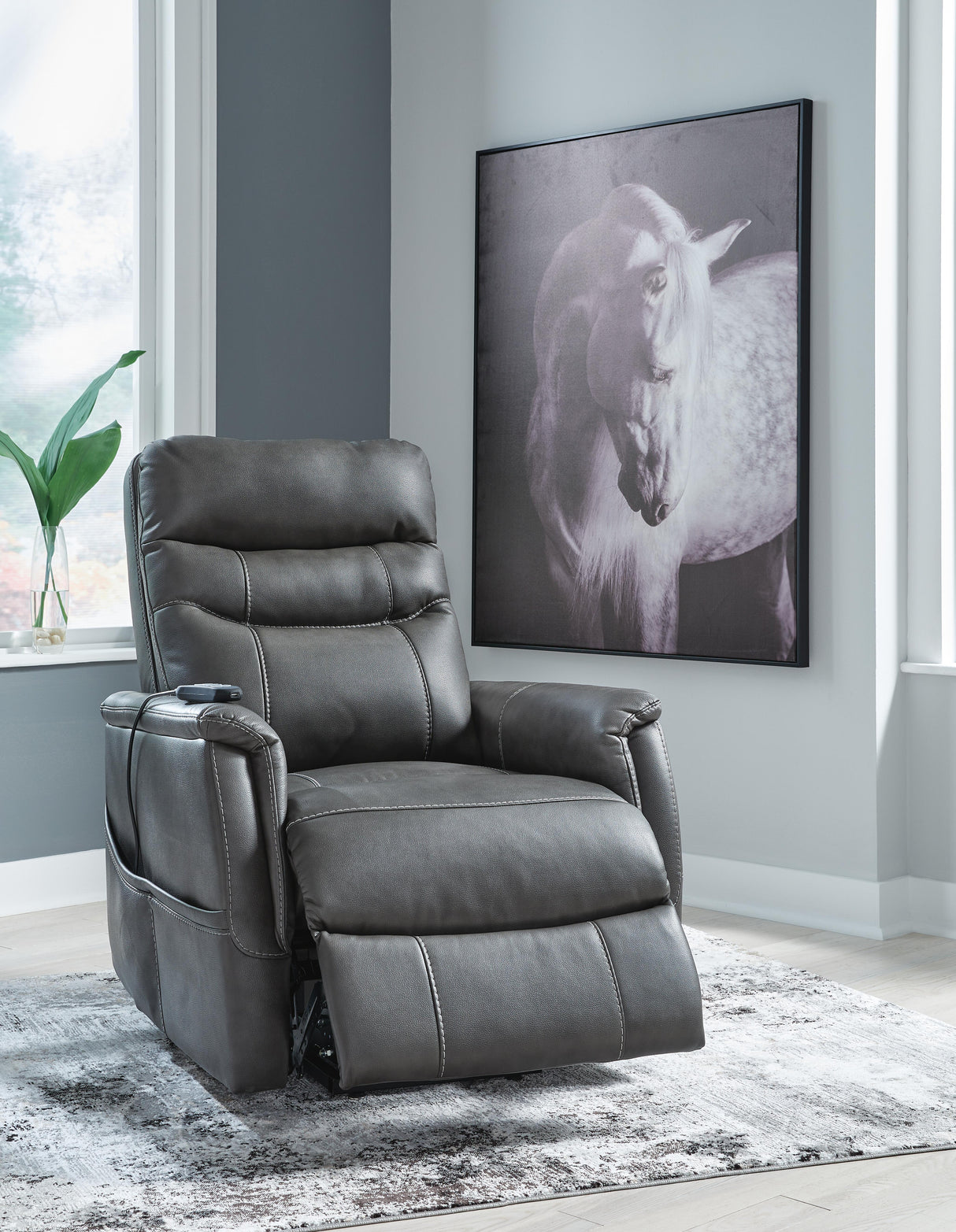 Strawbill Power Lift Recliner - 6390912