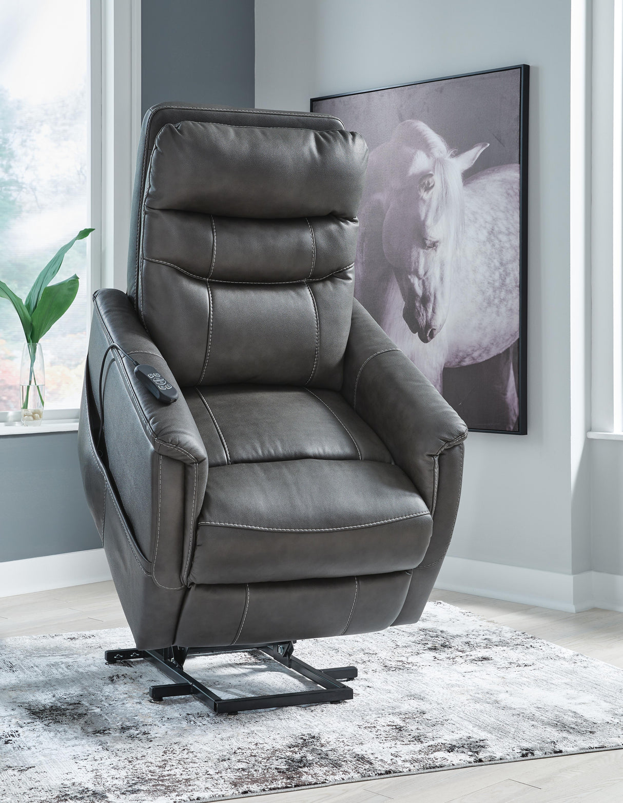 Strawbill Power Lift Recliner - 6390912