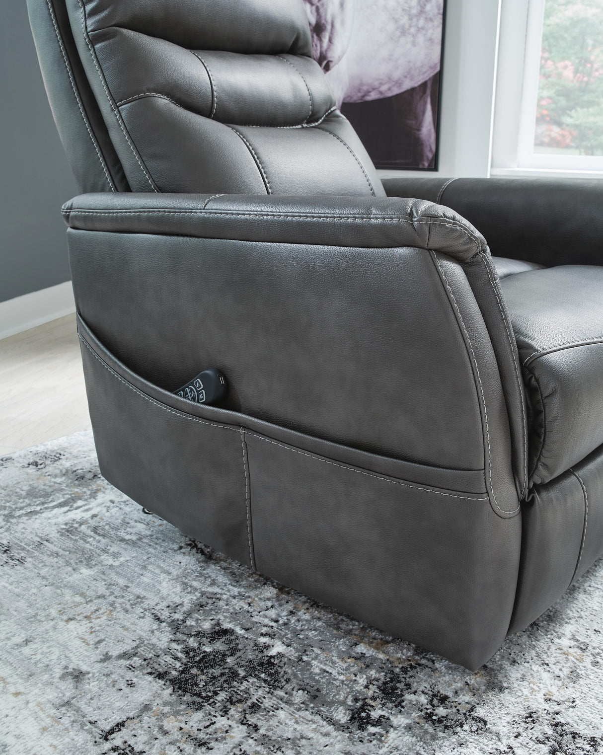 Strawbill Power Lift Recliner - 6390912