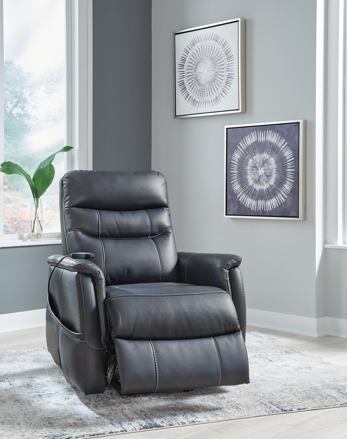 Strawbill Power Lift Recliner - 6391012