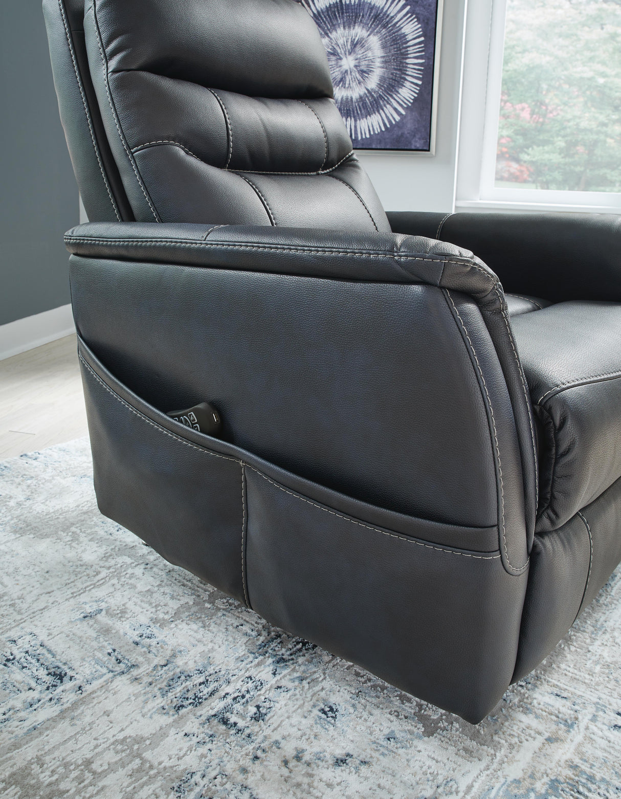 Strawbill Power Lift Recliner - 6391012