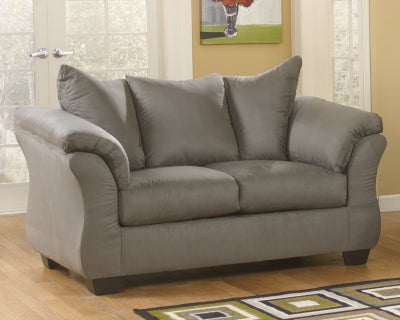 Darcy Loveseat - 7500535