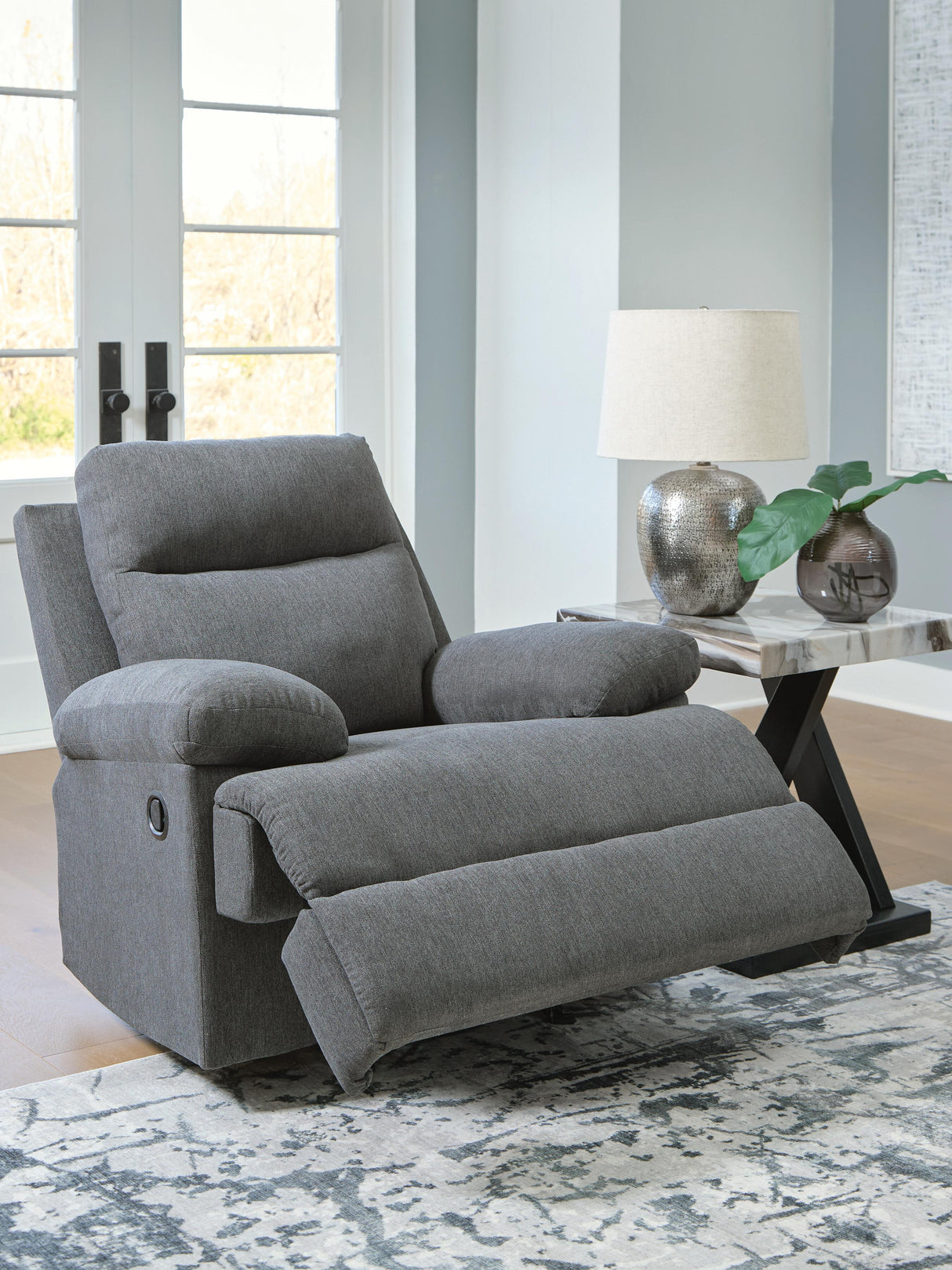 Side-Swipe Recliner - PC9140625