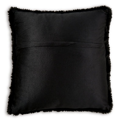 Gariland Pillow (Set of 4) - A1000867