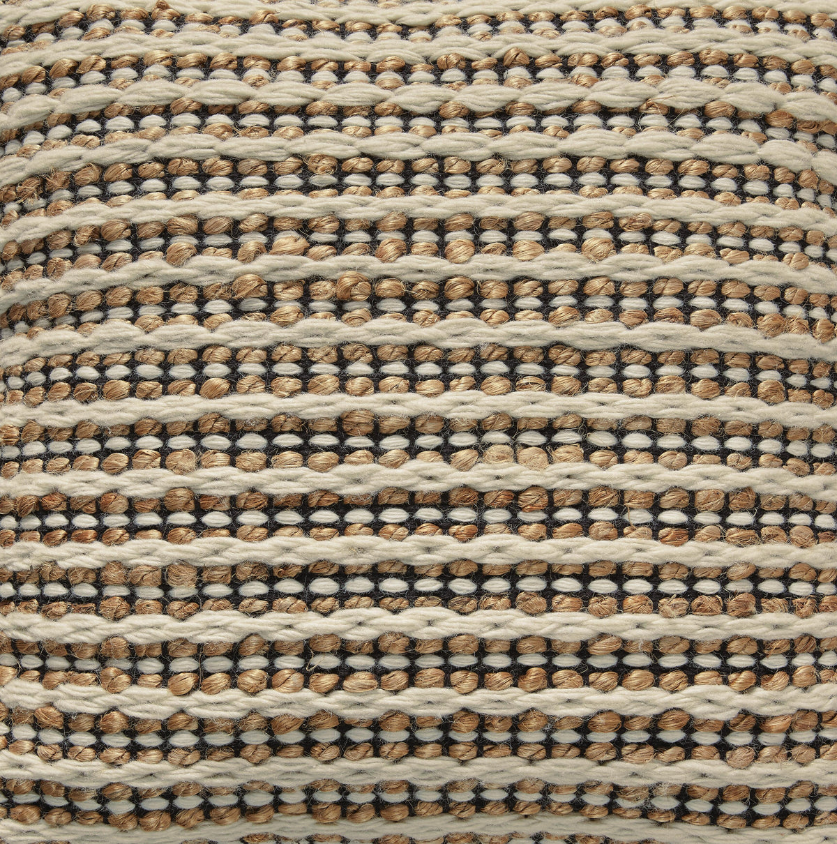 Nealington Pillow - A1000929P