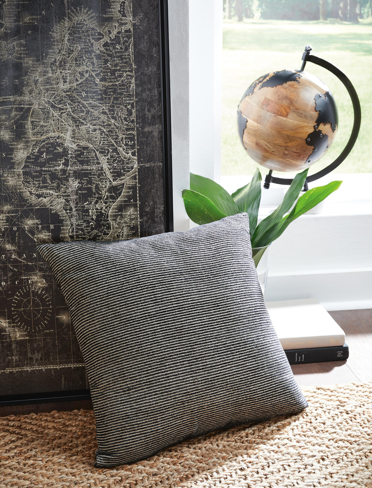 Edelmont Pillow - A1000962P