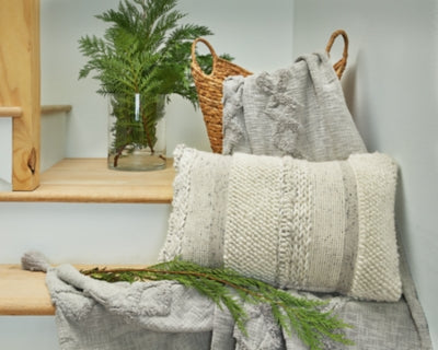 Standon Pillow - A1001005P
