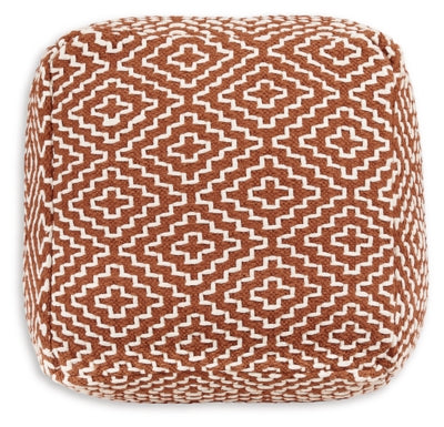 Brynnsen Pouf - A1001056