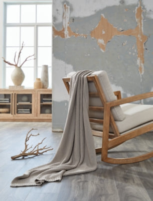 Gayelery Throw - A1001085T