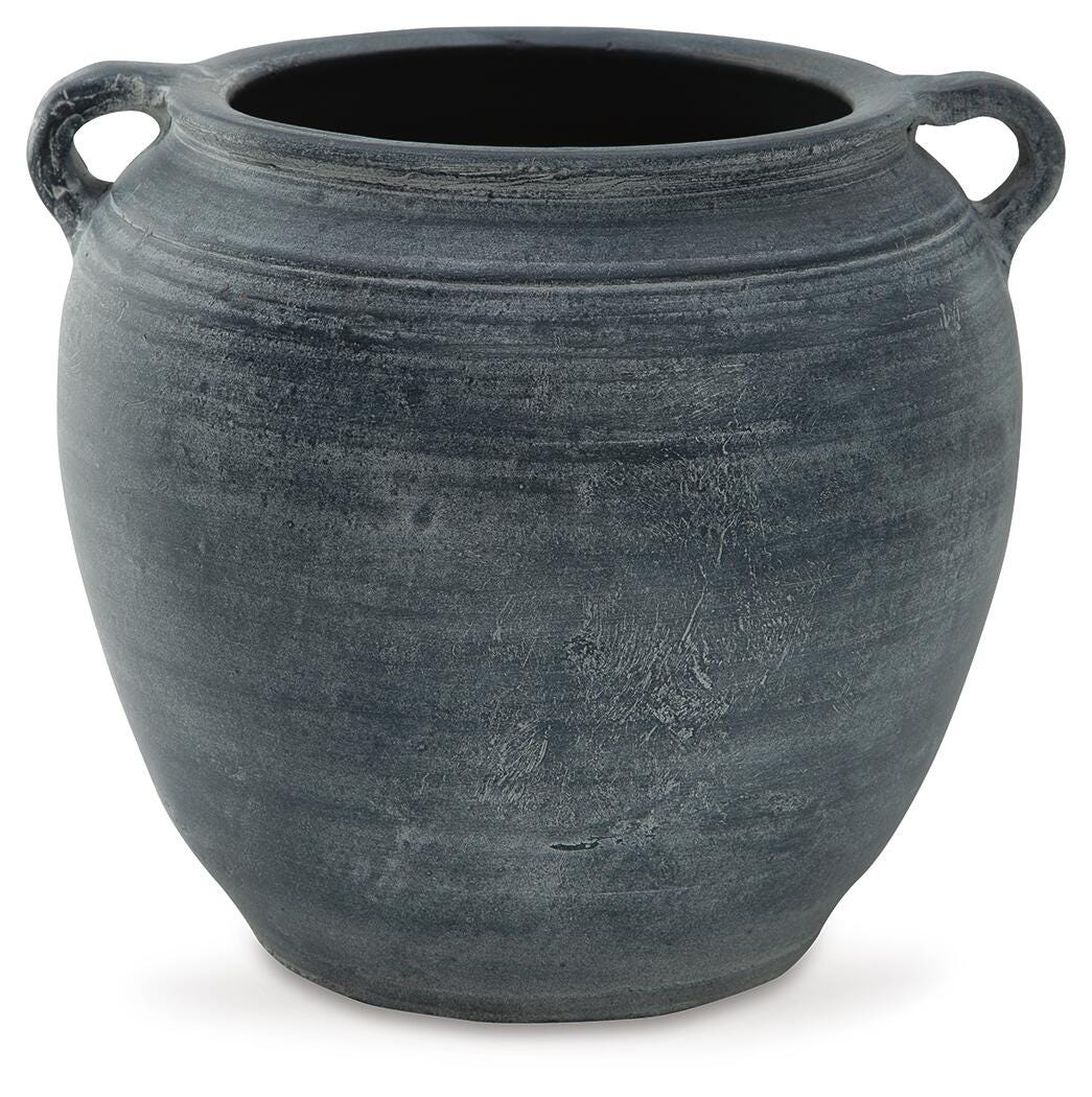 Meadie Vase - A2000628
