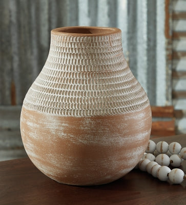 Reclove Vase - A2000641