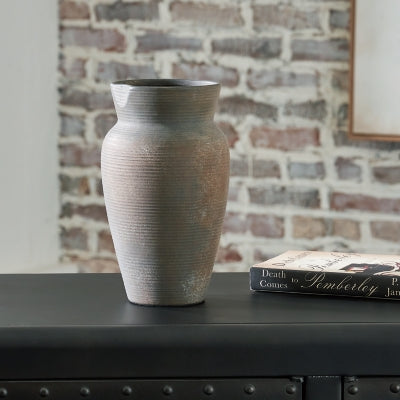 Brickmen Vase - A2000657