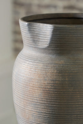Brickmen Vase - A2000658