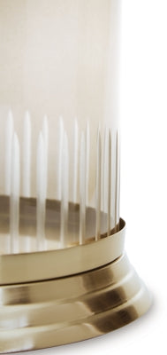Aavinson Candle Holder - A2000687