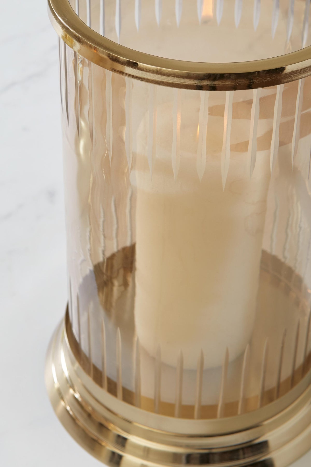 Aavinson Candle Holder - A2000687