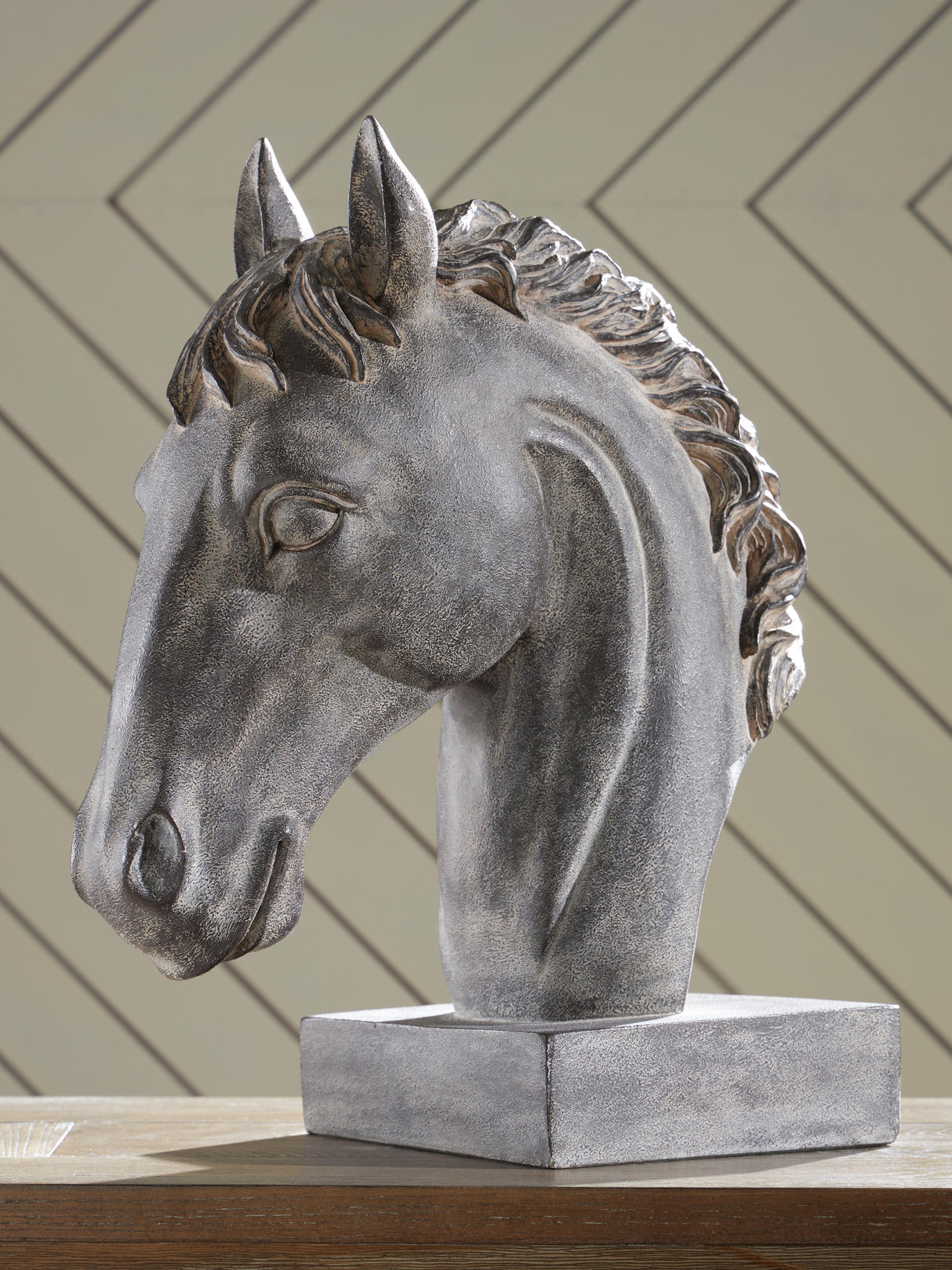 Carnlow Sculpture - A2000772