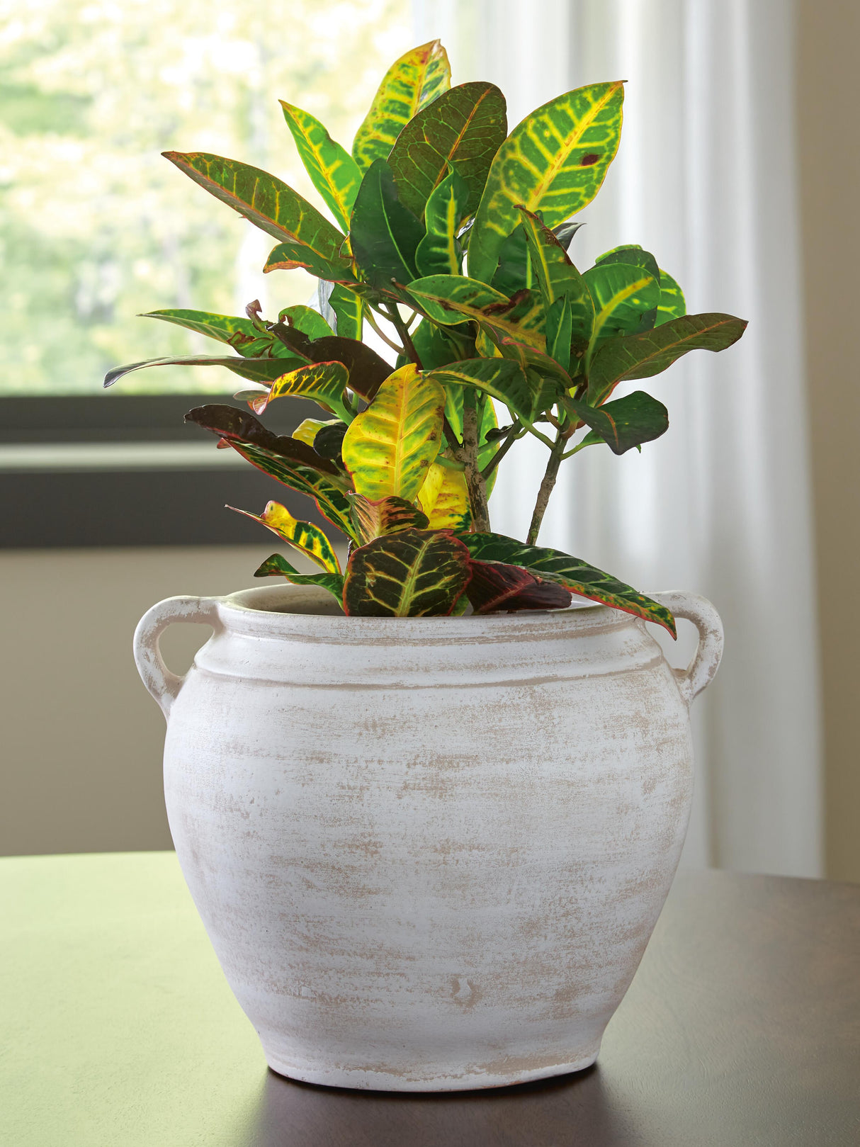 Meadie Vase - A2000787