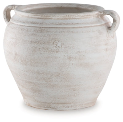 Meadie Vase - A2000787