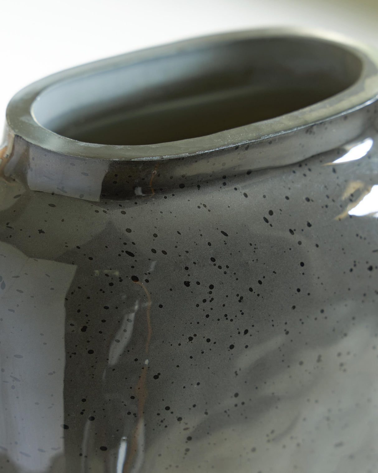 Kierlain Vase - A2000809