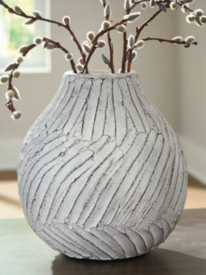 Shelvie Vase - A2000848