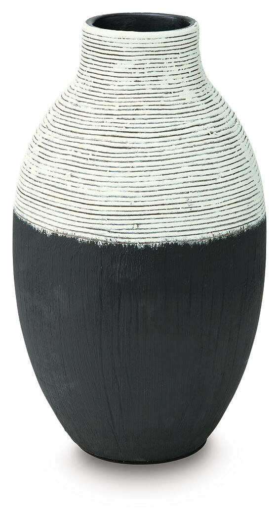 Girtha Vase - A2000876