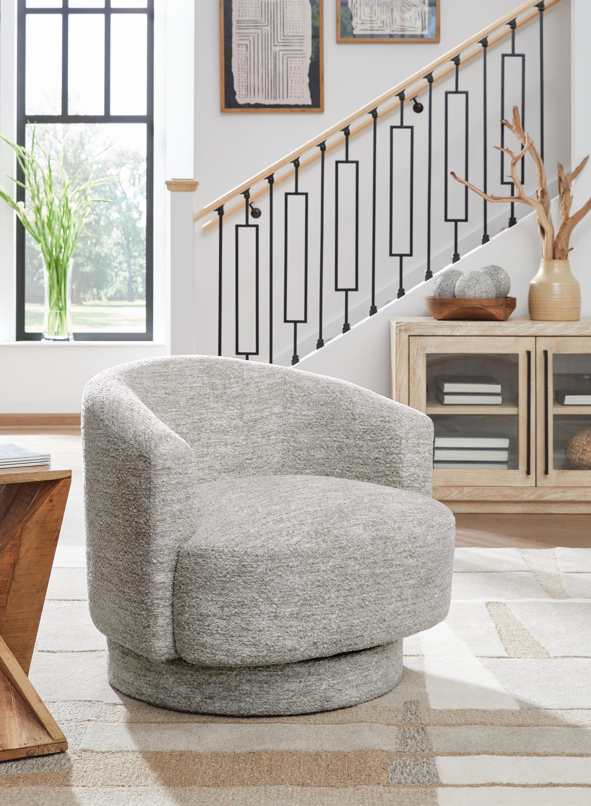 Wardsor Swivel Accent Chair - A3000731