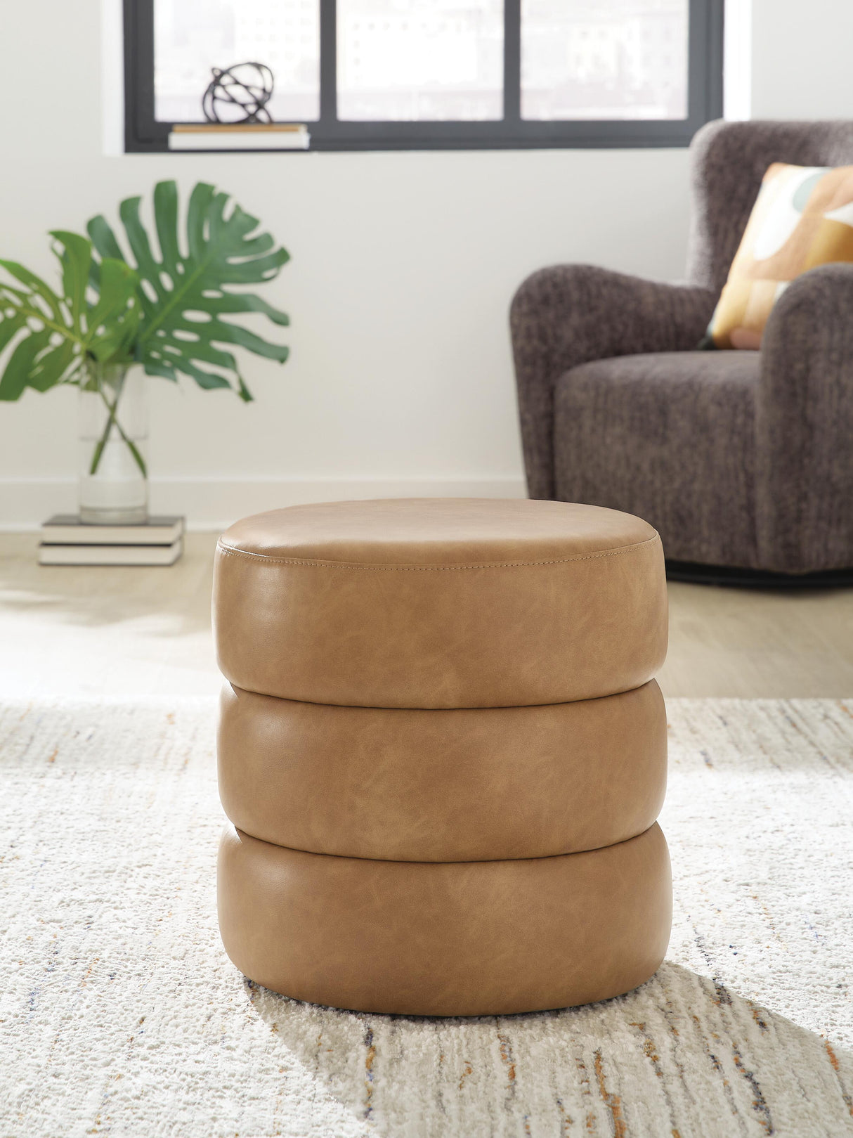 Ummi Swivel Accent Ottoman - A3000791