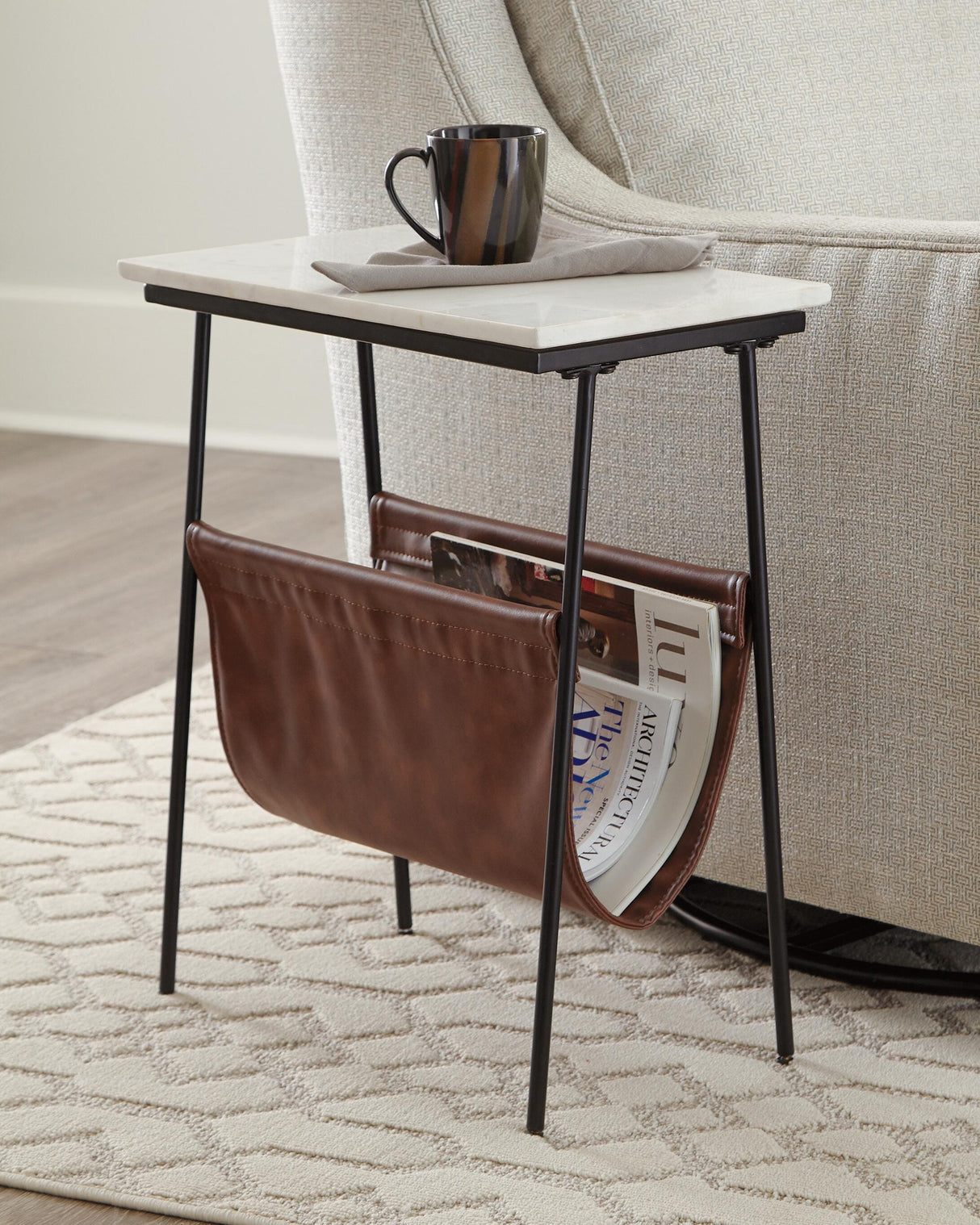 Etanbury Accent Table - A4000254