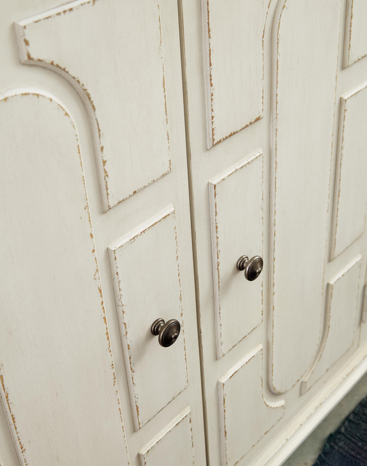 Roranville Accent Cabinet - A4000268