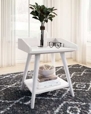 Blariden Accent Table - A4000367